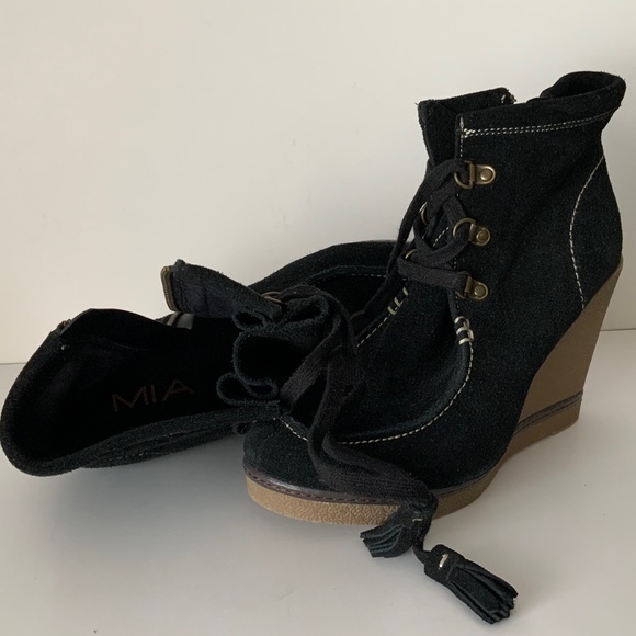 MIA Hazel Suede Leather Wedge Booties - 8 - Picture 7 of 10